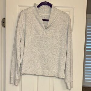 Lou & Grey Light Gray V-Neck Signaturesoft Sweatshirt